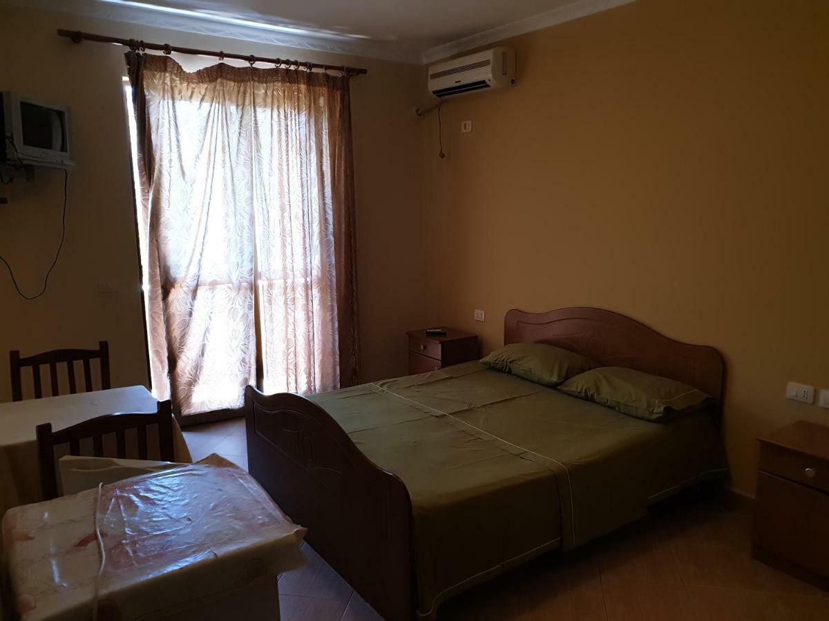 Hotel Palma Durrës Buitenkant foto