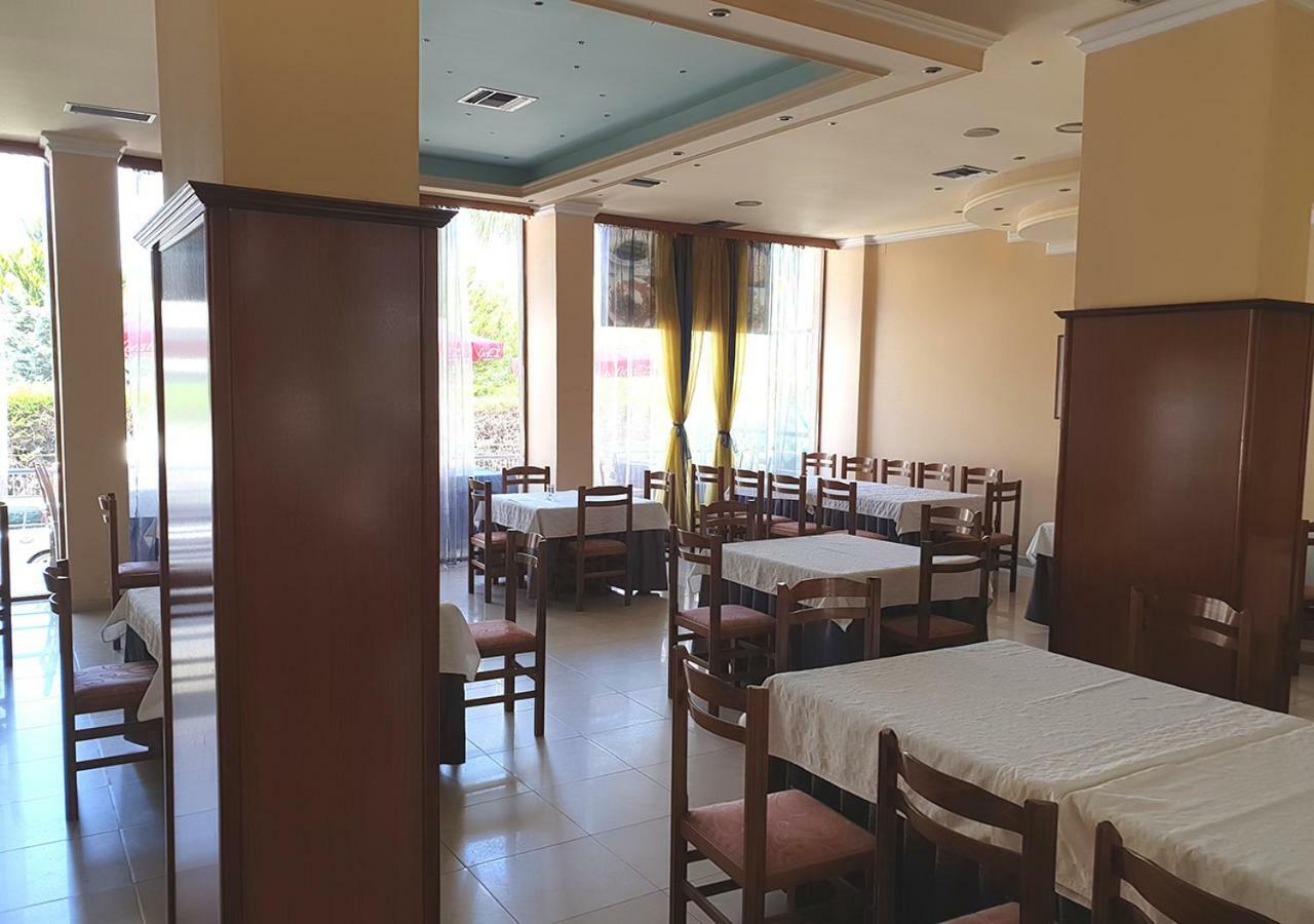 Hotel Palma Durrës Buitenkant foto