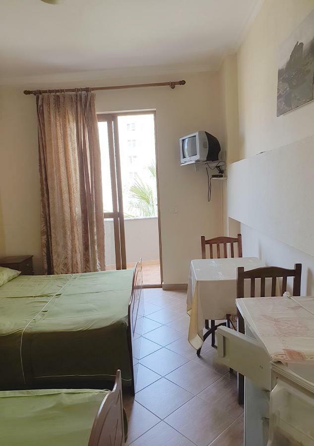 Hotel Palma Durrës Buitenkant foto